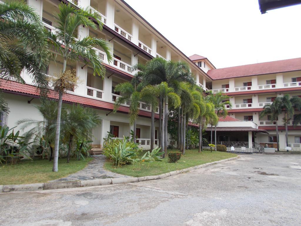 A.P.Garden Hotel Kalasin Buitenkant foto