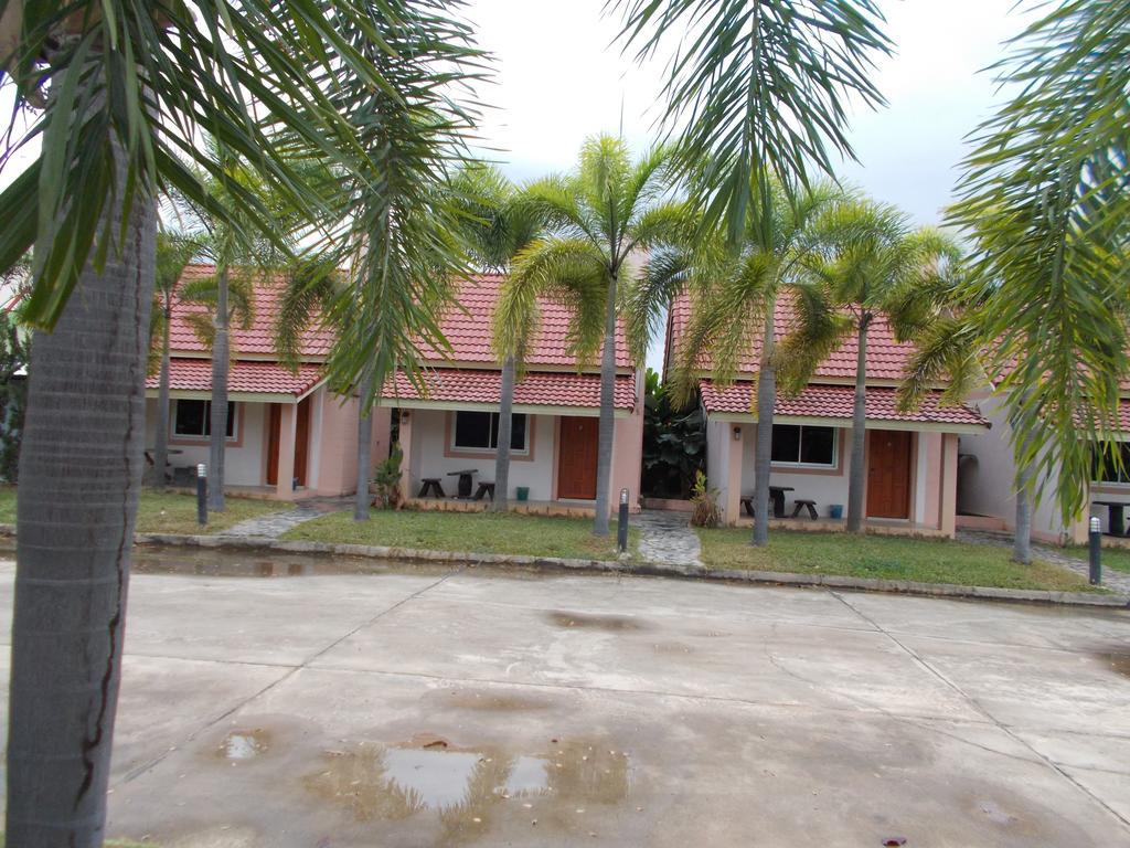 A.P.Garden Hotel Kalasin Buitenkant foto
