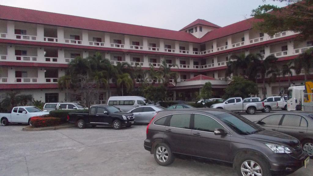 A.P.Garden Hotel Kalasin Buitenkant foto