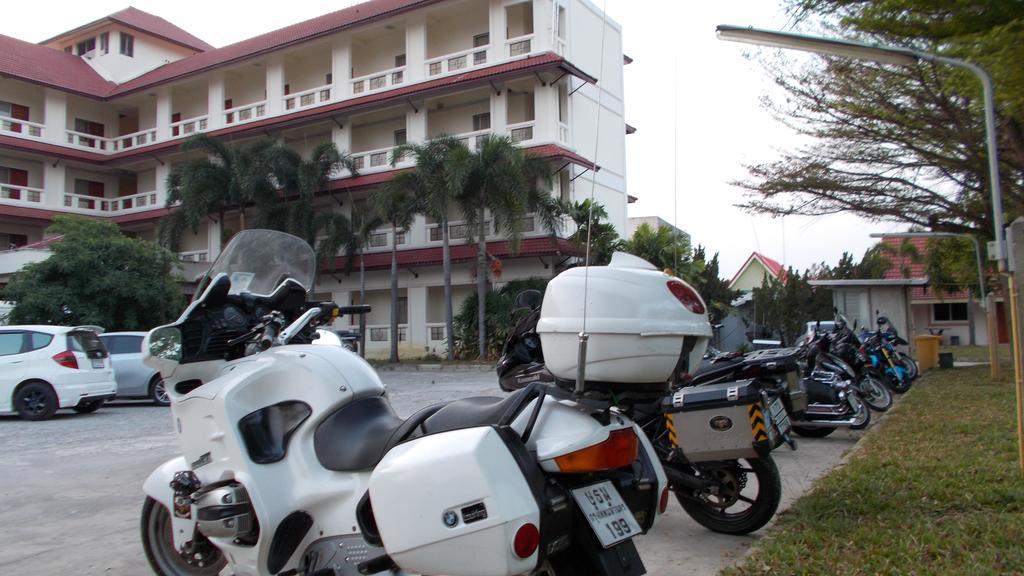 A.P.Garden Hotel Kalasin Buitenkant foto