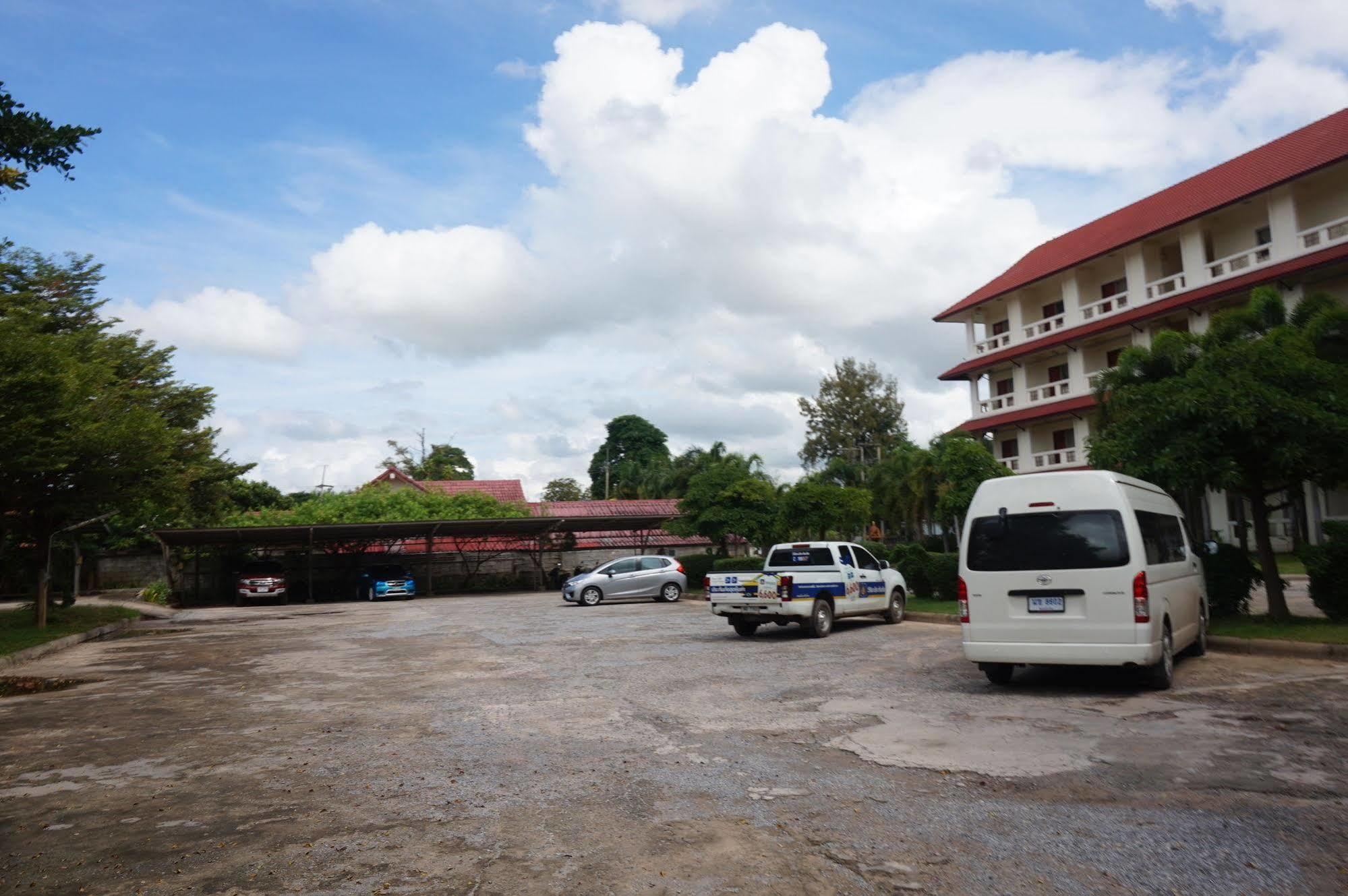 A.P.Garden Hotel Kalasin Buitenkant foto